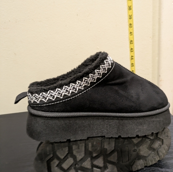 Yoki Black Platform Shoes with White Trim Size 8 - Picture 9 of 10